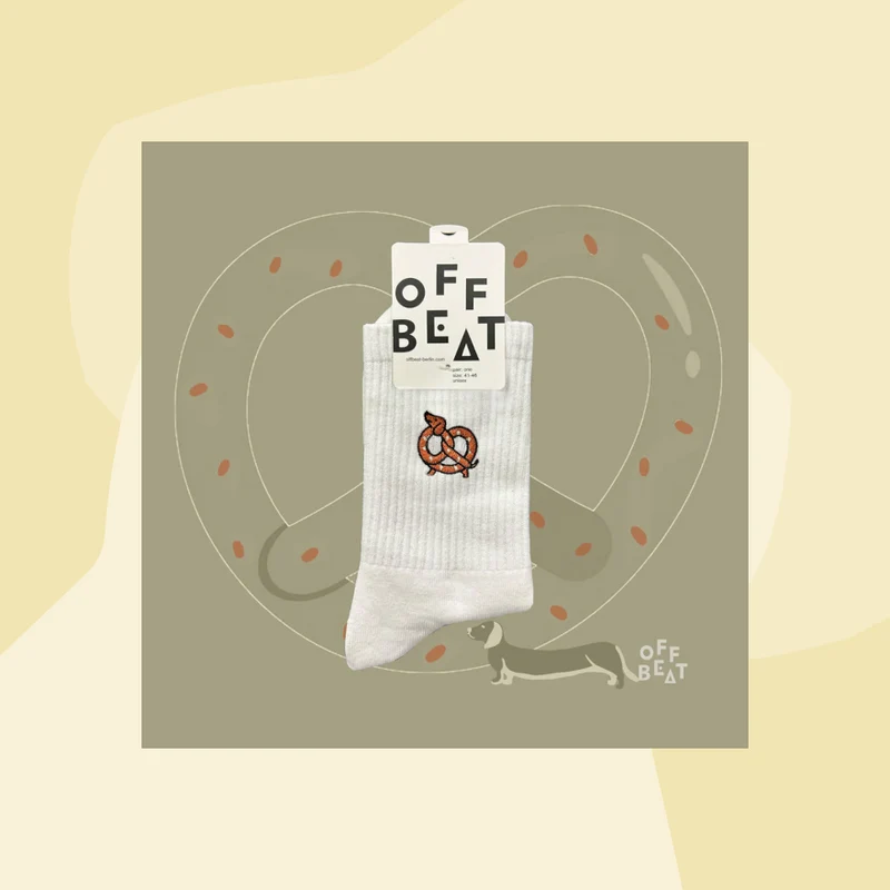 Sportsocken mit Stickerei: Dackelbrezel