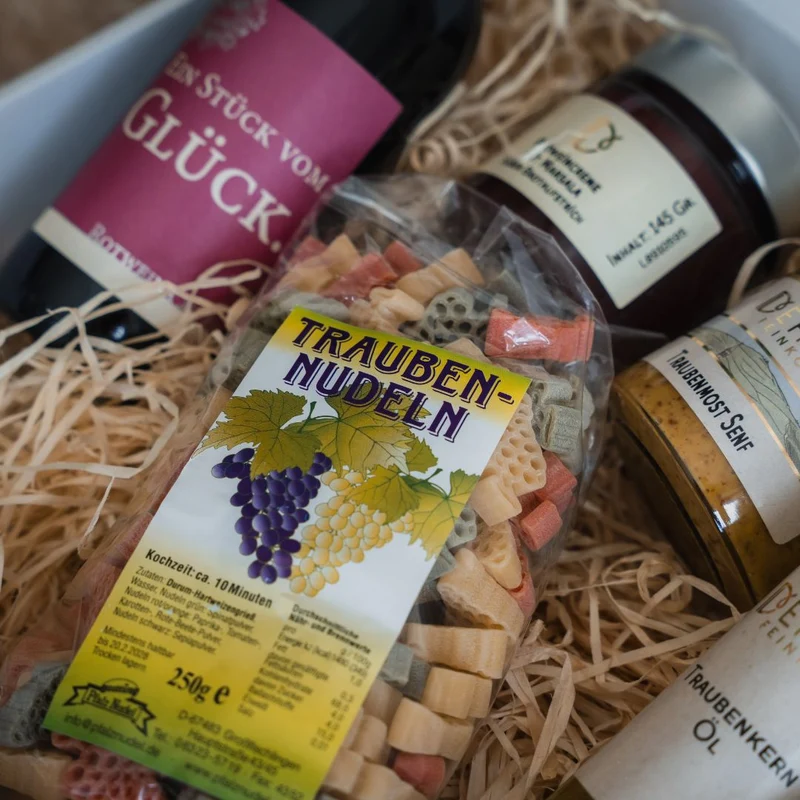 Wine & Dine Geschenkset | Geschenk für Weinfreunde mit Wein & Feinkost