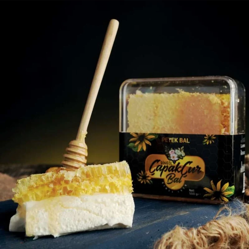 Wabenhonig / Honigwabe 1000g, hocharomatischer Premium Blütenhonig in der Frischebox