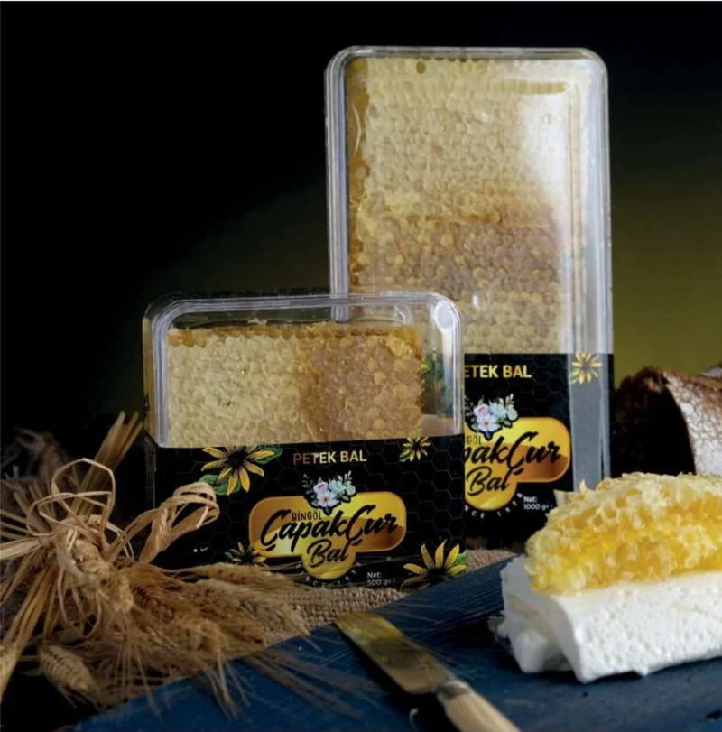 Wabenhonig / Honigwabe 1000g, hocharomatischer Premium Blütenhonig in der Frischebox