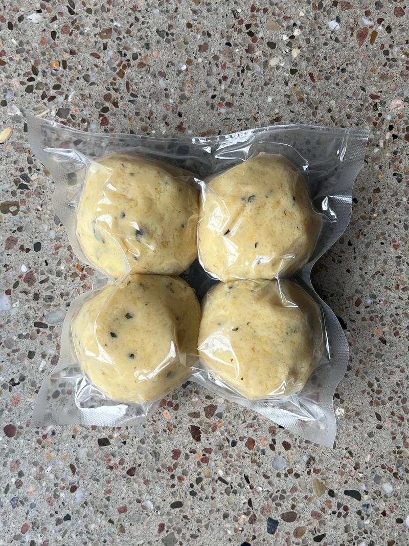 handgerollte Kartoffelknödel