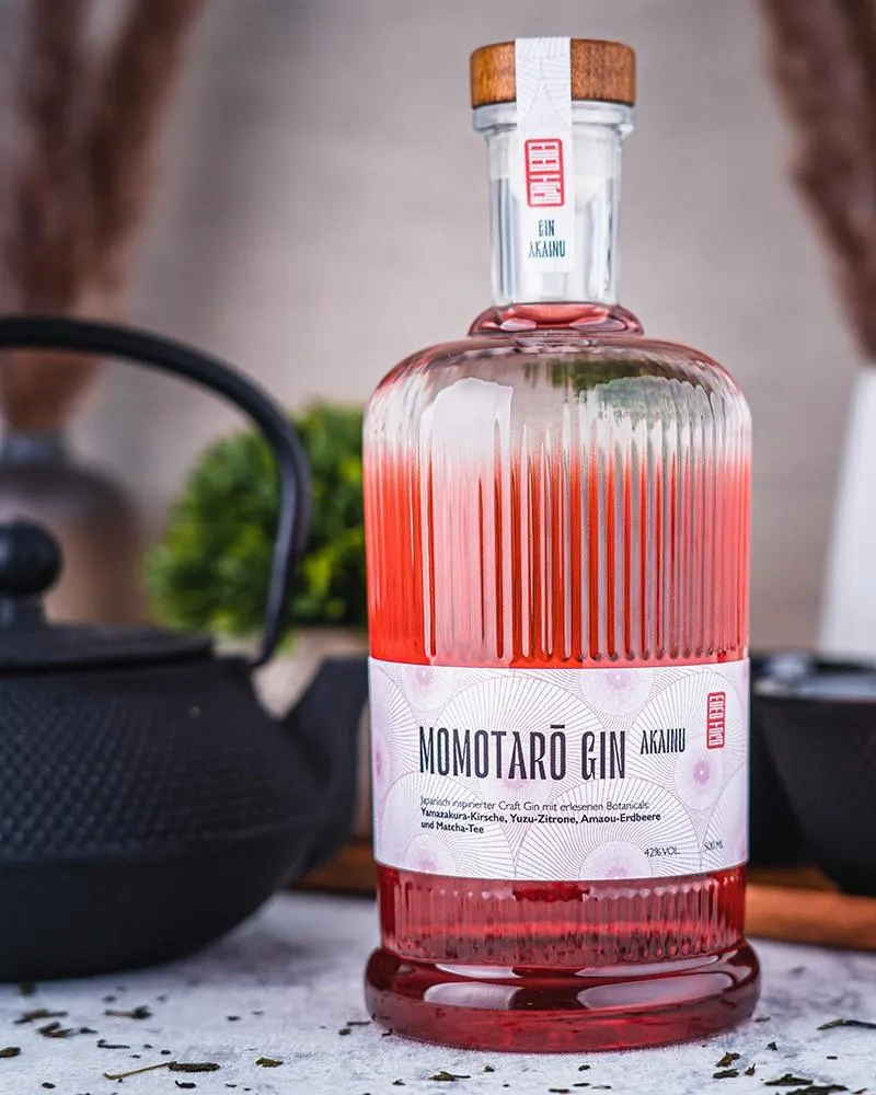 Momotarō Akainu Gin